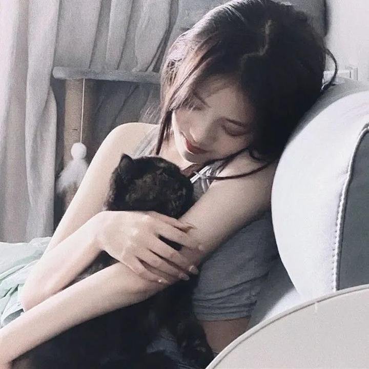 谁杀了她
